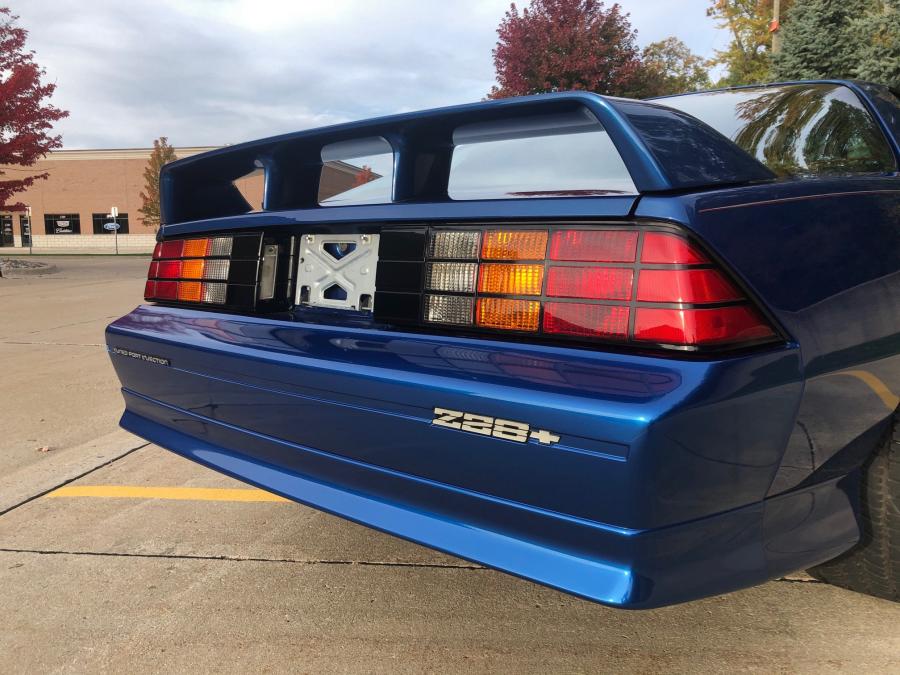 Детали экстерьера Chevrolet Camaro Z28 IROC-Z (1FP87) 1991 года  (фото 21 из 46)